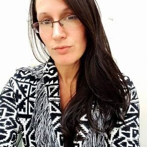 Meet your Posher, Elizabeth